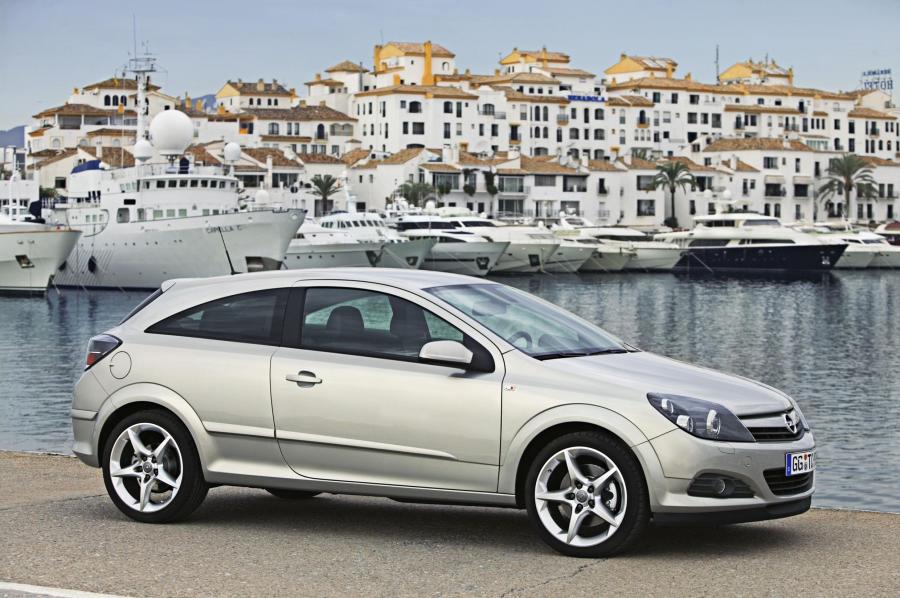  Opel Astra GTC 2005 года  (фото 103 из 212)